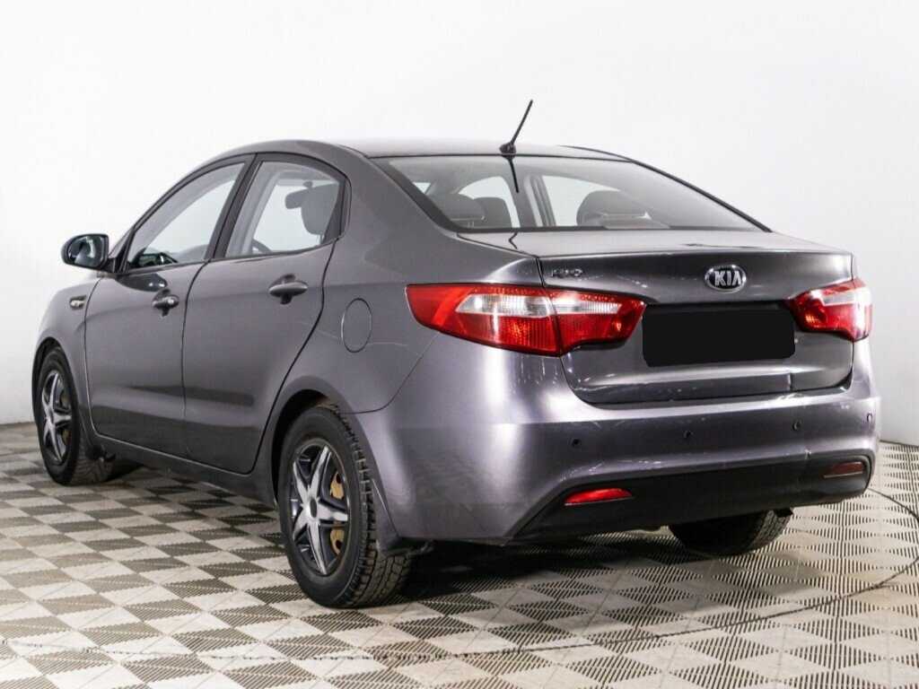 Kia Rio с пробегом — 2013 год. Фото: #6