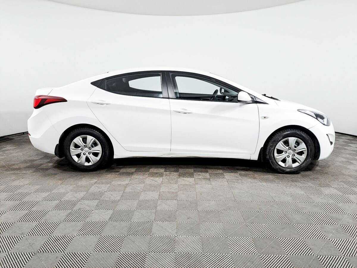 Hyundai Elantra с пробегом — 2015 год. Фото: #3