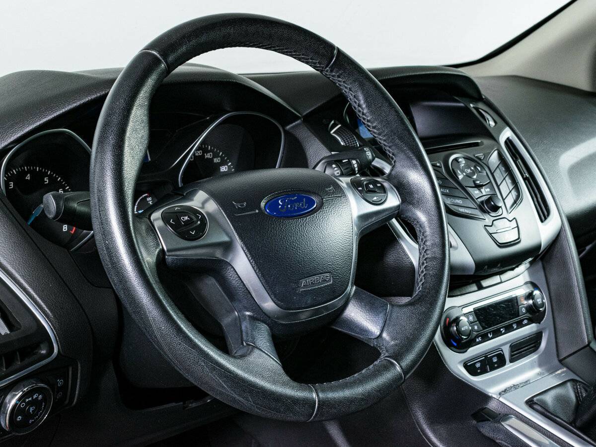 Ford Focus с пробегом — 2012 год. Фото: #13
