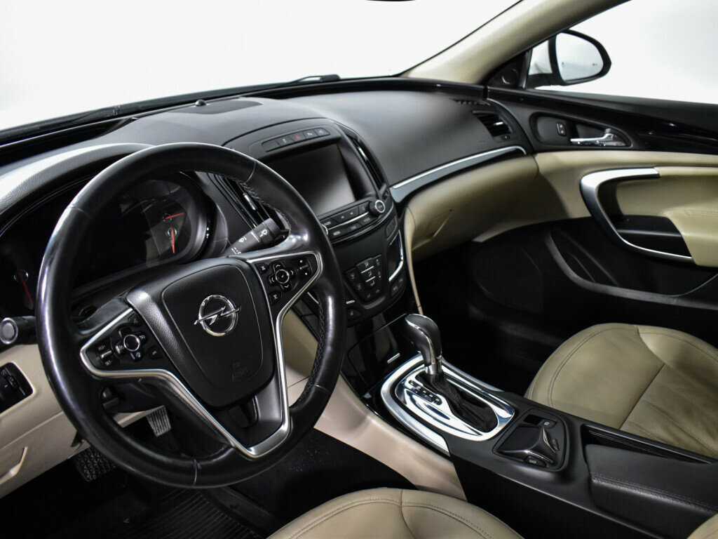 Opel Insignia с пробегом — 2014 год. Фото: #10