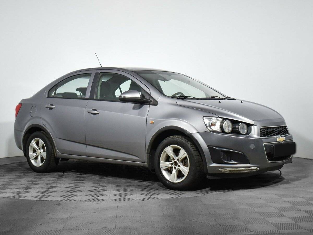 Chevrolet Aveo с пробегом — 2012 год. Фото: #2