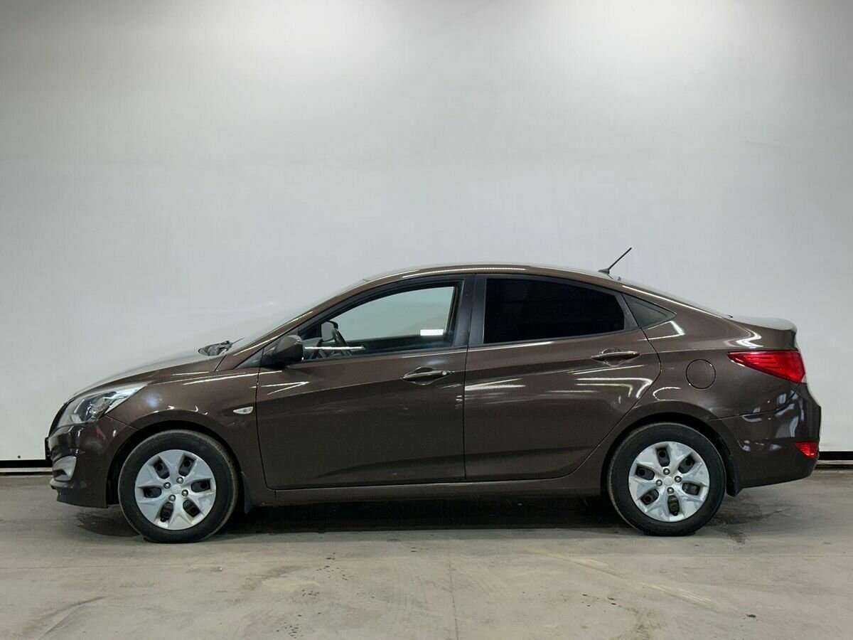 Hyundai Solaris с пробегом — 2015 год. Фото: #7