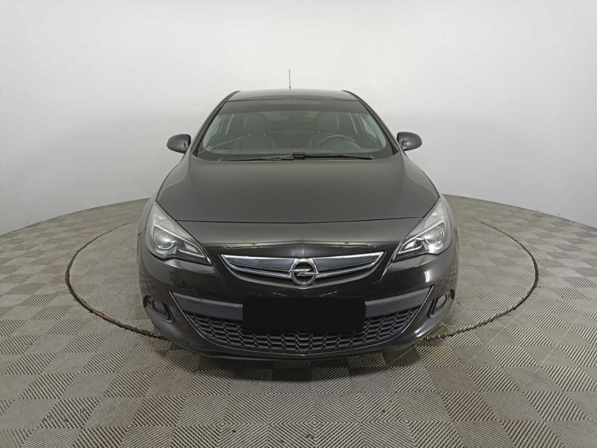 Opel Astra с пробегом — 2013 год. Фото: #1