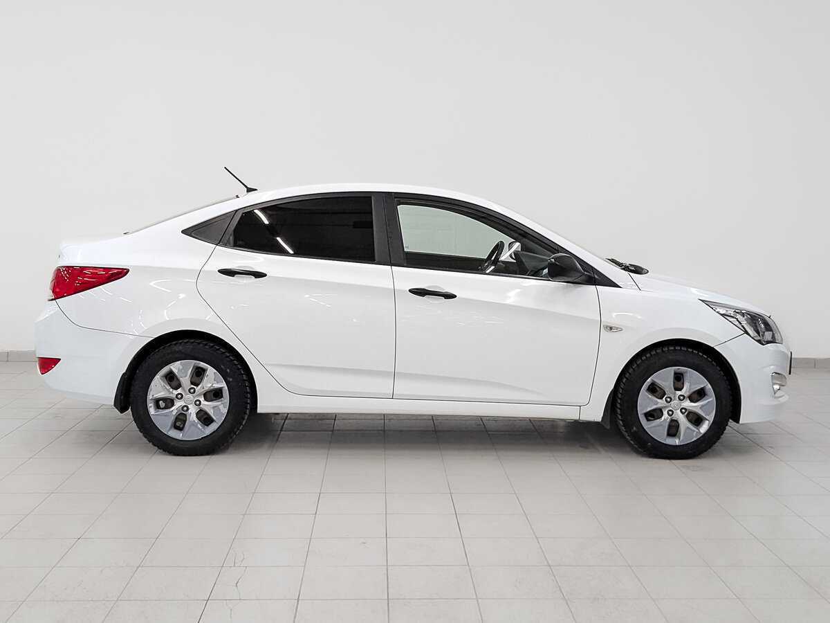 Hyundai Solaris с пробегом — 2015 год. Фото: #3
