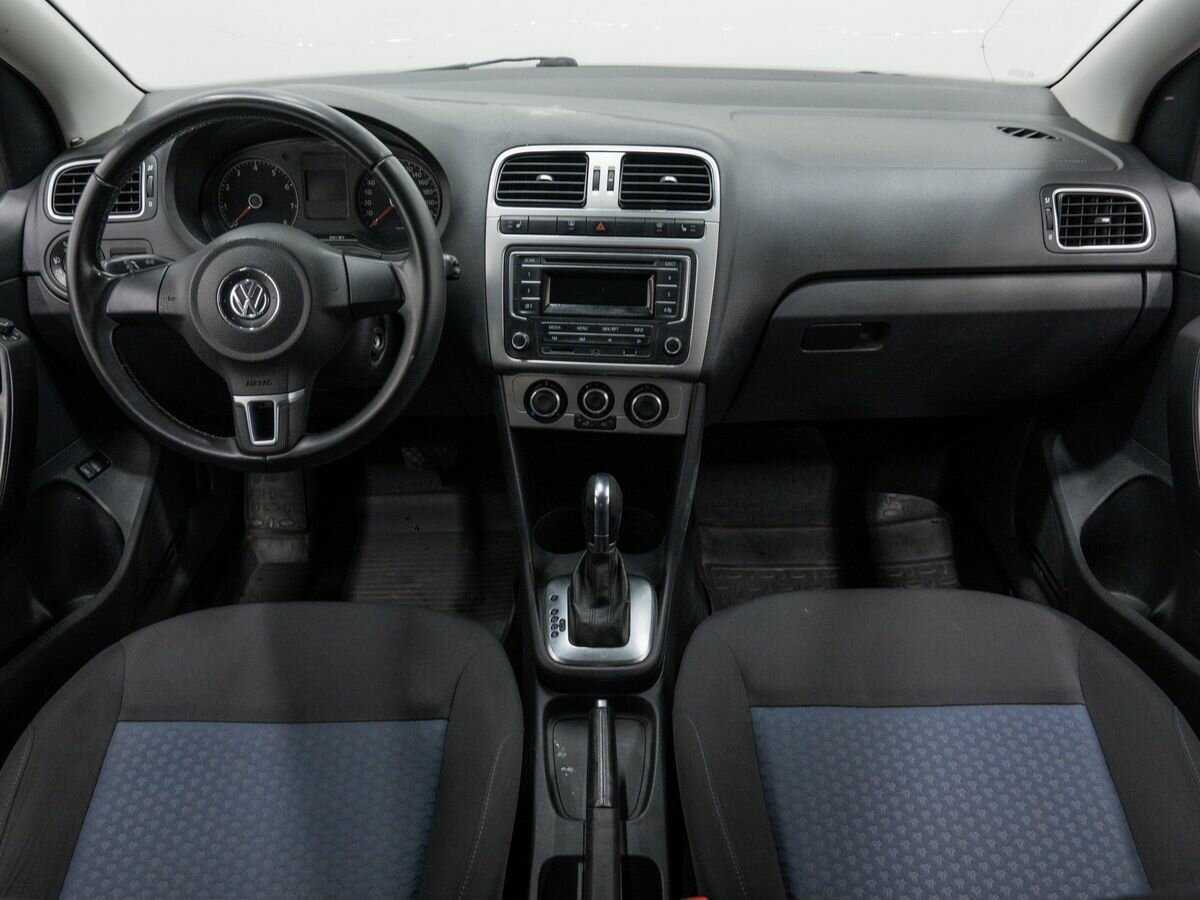 Volkswagen Polo с пробегом — 2013 год. Фото: #8