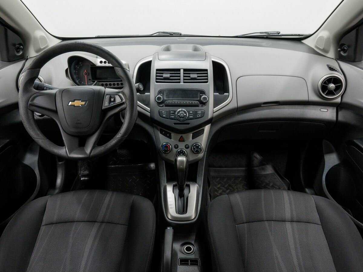 Chevrolet Aveo с пробегом — 2012 год. Фото: #6