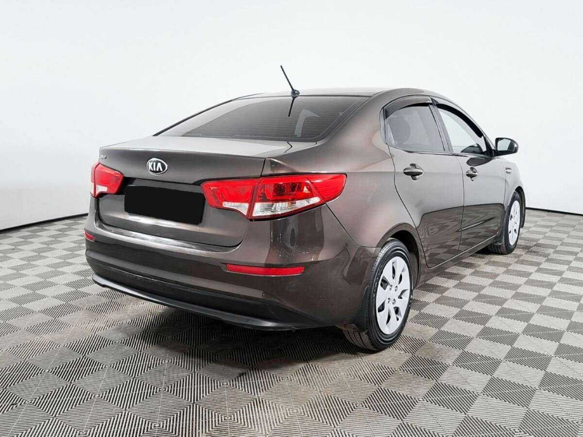 Kia Rio с пробегом — 2015 год. Фото: #4