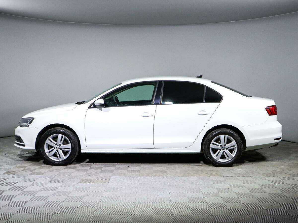 Volkswagen Jetta с пробегом — 2016 год. Фото: #6