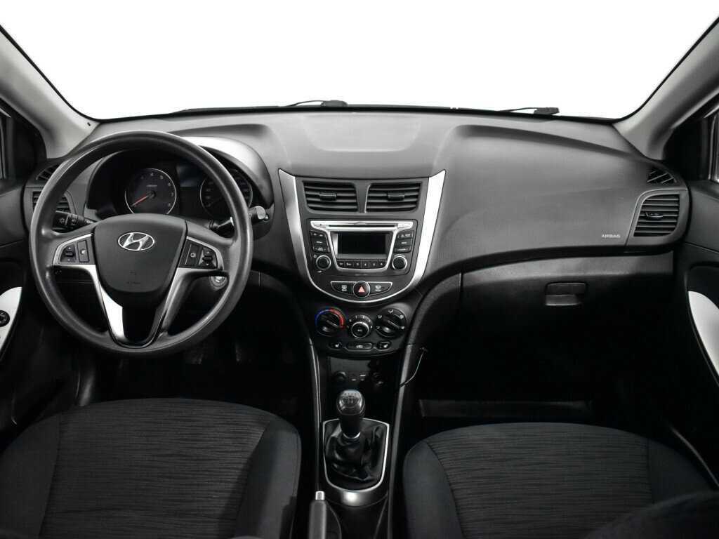 Hyundai Solaris с пробегом — 2016 год. Фото: #11