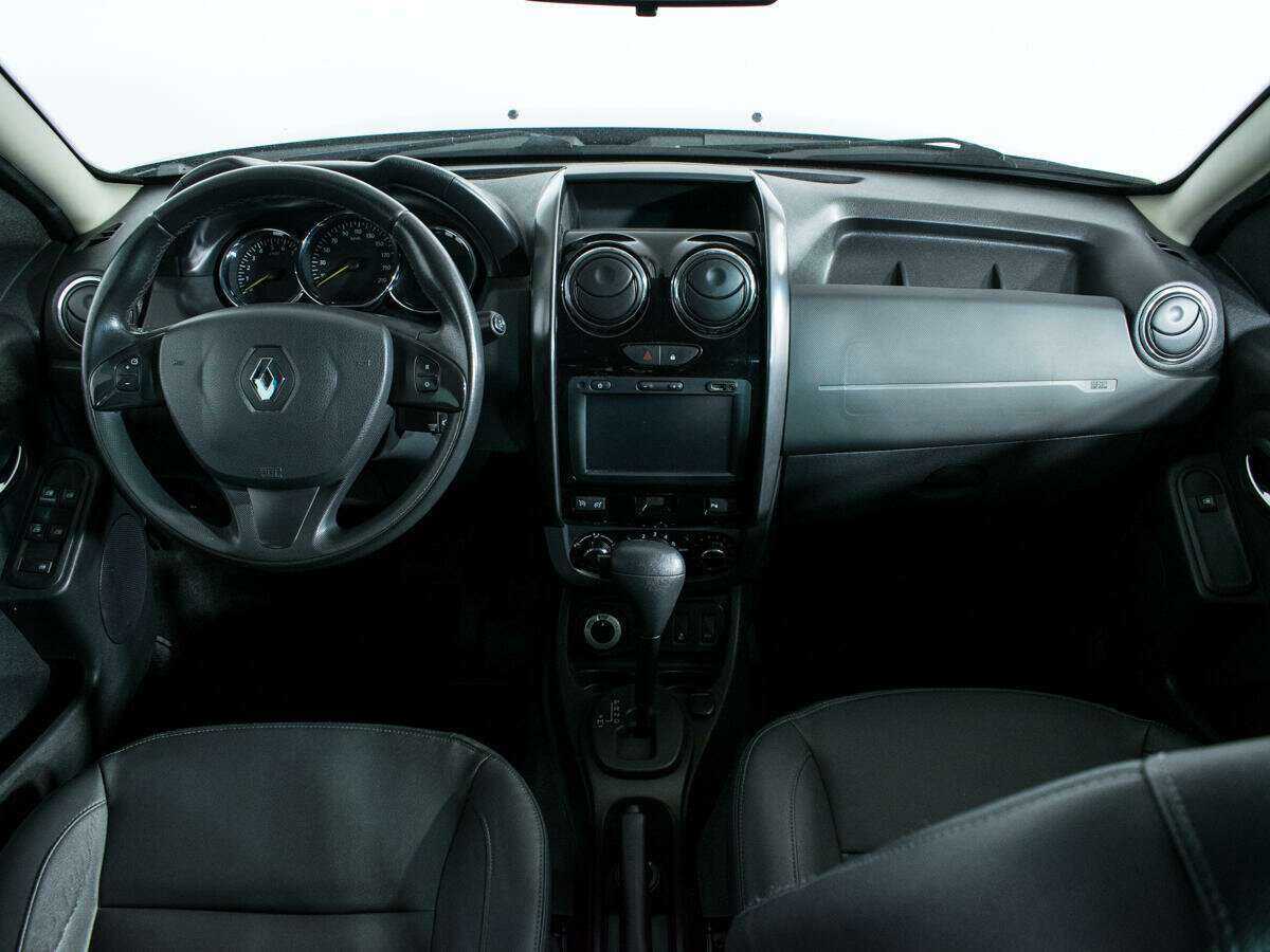 Renault Duster с пробегом — 2016 год. Фото: #11