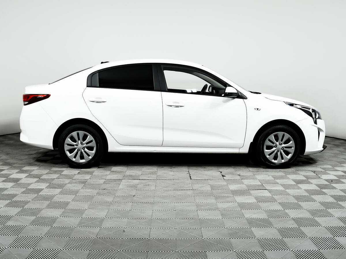 Kia Rio с пробегом — 2021 год. Фото: #3