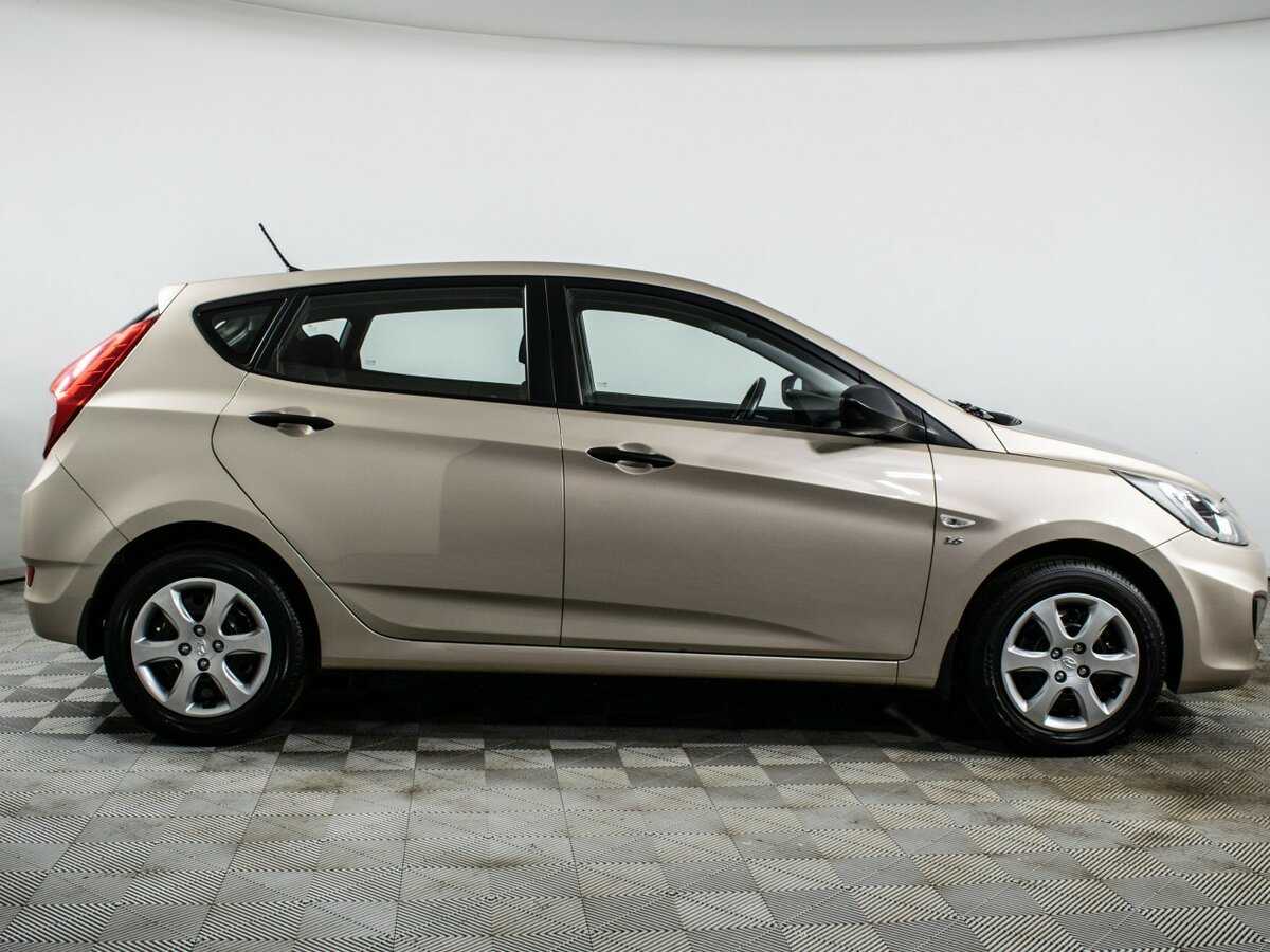 Hyundai Solaris с пробегом — 2013 год. Фото: #3