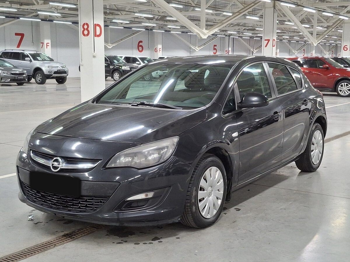 Opel Astra с пробегом — 2013 год. Фото: #0