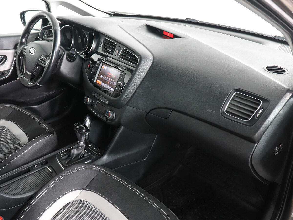Kia Ceed с пробегом — 2013 год. Фото: #9
