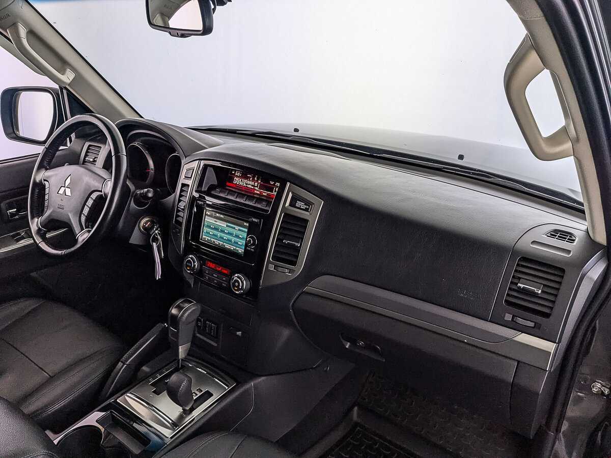 Mitsubishi Pajero с пробегом — 2018 год. Фото: #12
