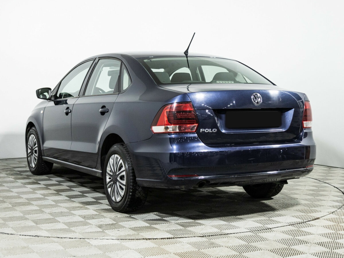 Volkswagen Polo с пробегом — 2015 год. Фото: #6