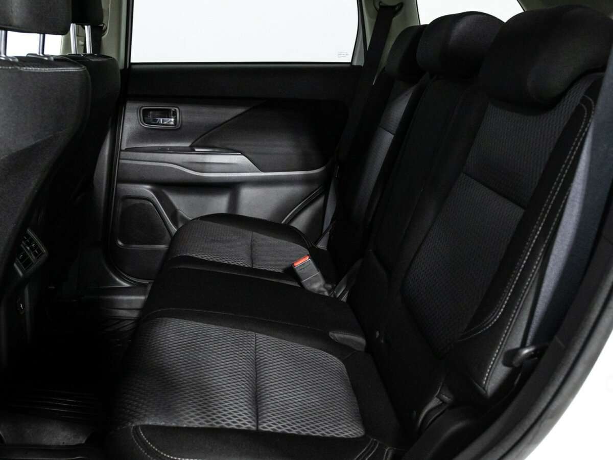 Mitsubishi Outlander с пробегом — 2019 год. Фото: #9