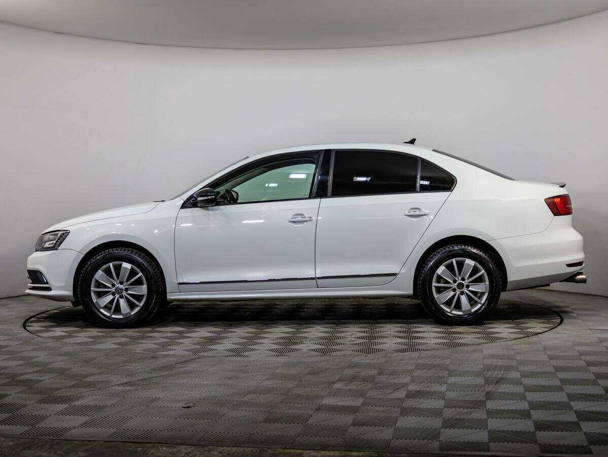 Volkswagen Jetta с пробегом — 2017 год. Фото: #6