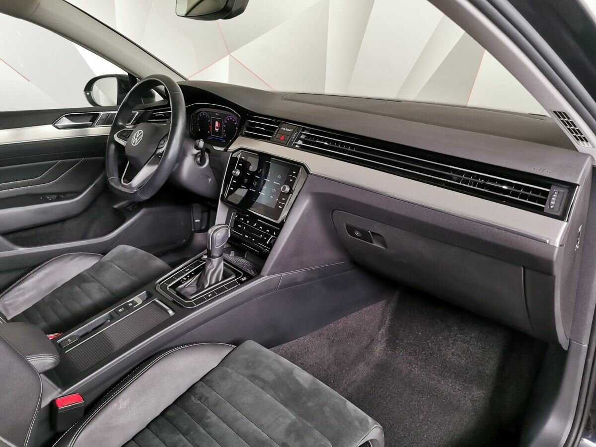 Volkswagen Passat с пробегом — 2021 год. Фото: #7