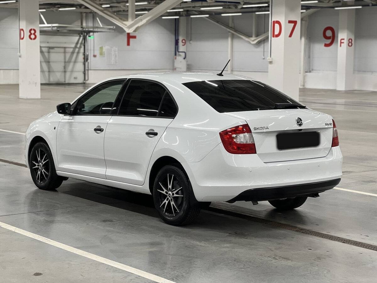 Skoda Rapid с пробегом — 2016 год. Фото: #6