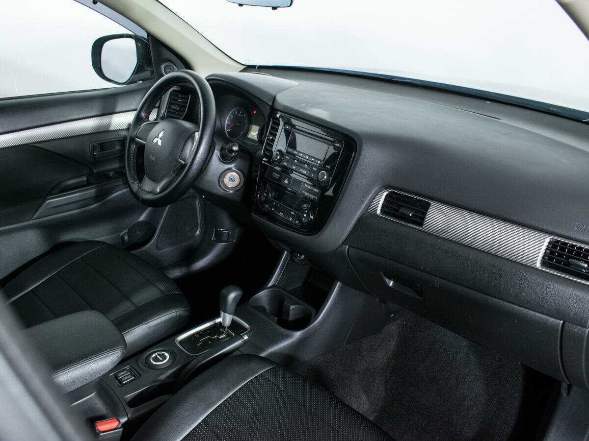 Mitsubishi Outlander с пробегом — 2014 год. Фото: #8