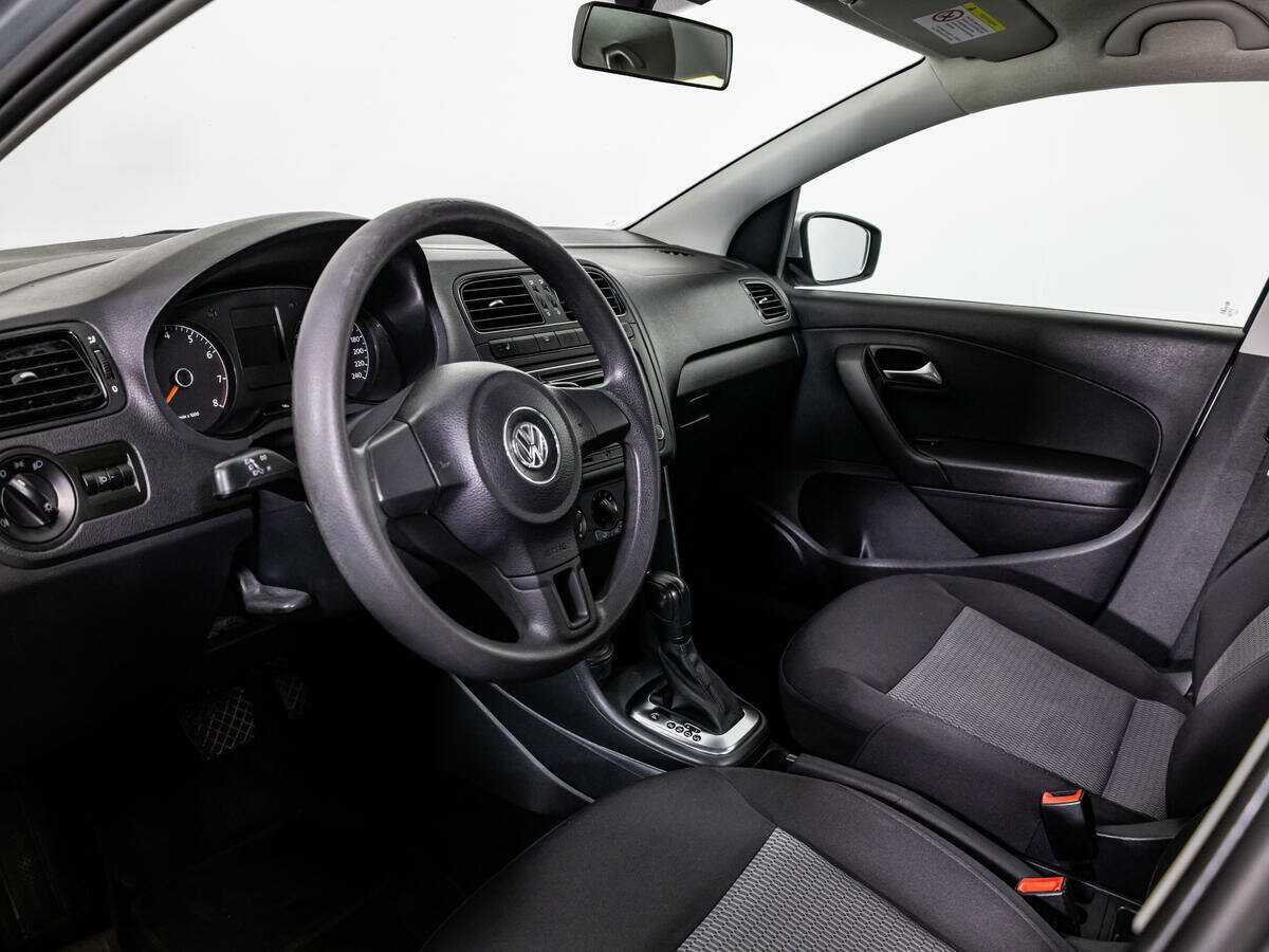 Volkswagen Polo с пробегом — 2014 год. Фото: #10