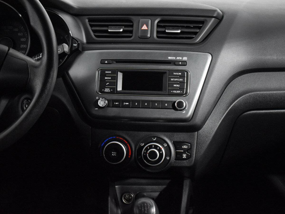 Kia Rio с пробегом — 2012 год. Фото: #12