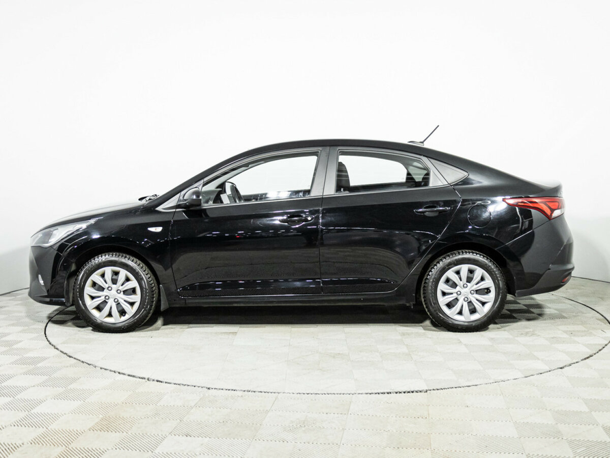 Hyundai Solaris с пробегом — 2022 год. Фото: #7