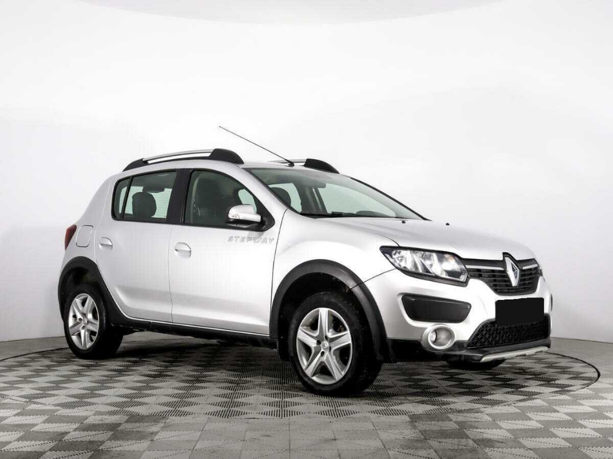 Renault Sandero с пробегом — 2016 год. Фото: #2