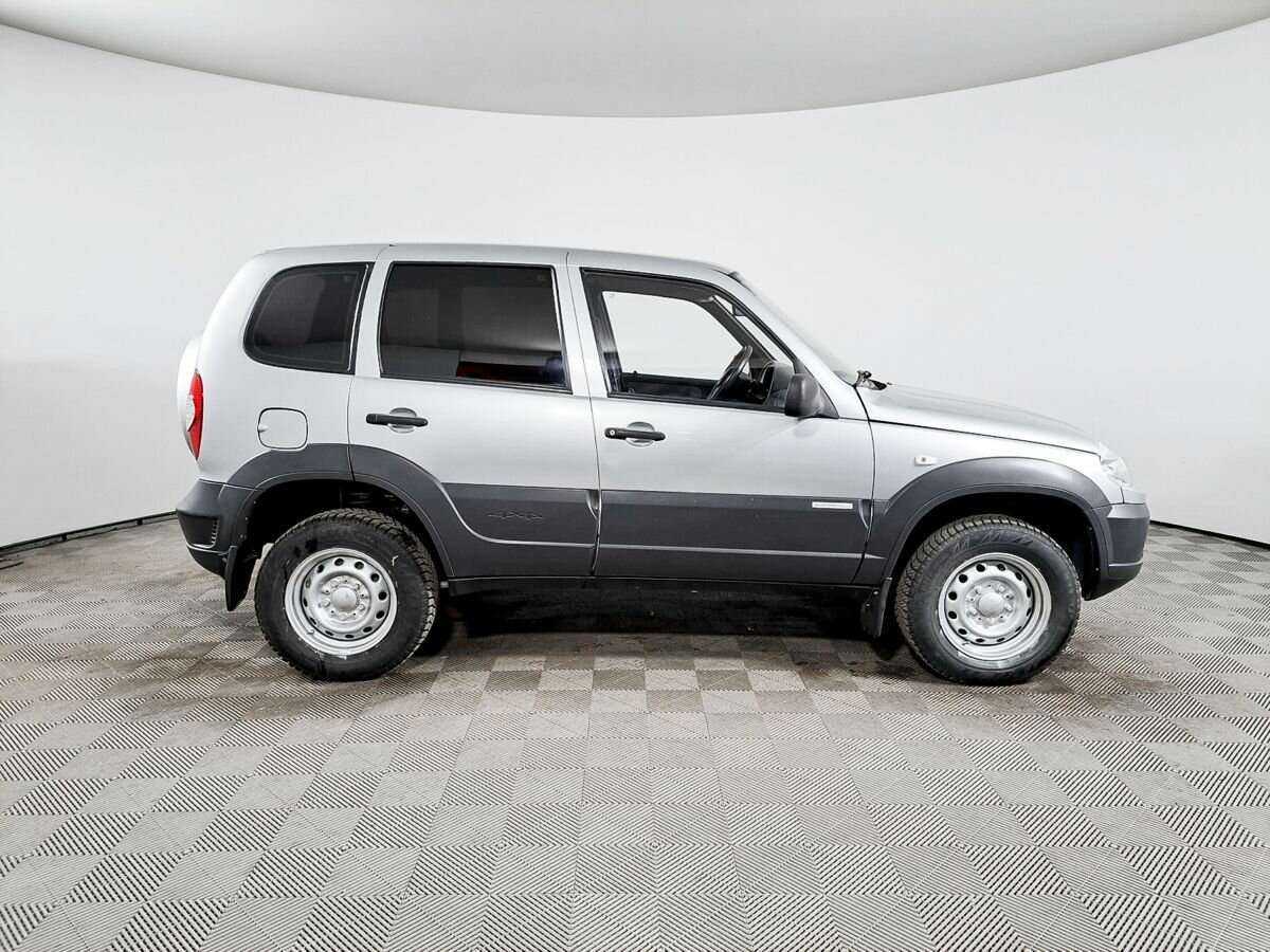 Chevrolet Niva с пробегом — 2013 год. Фото: #3