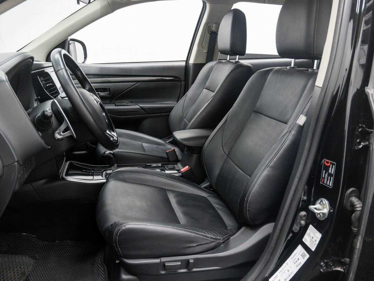 Mitsubishi Outlander с пробегом — 2017 год. Фото: #13