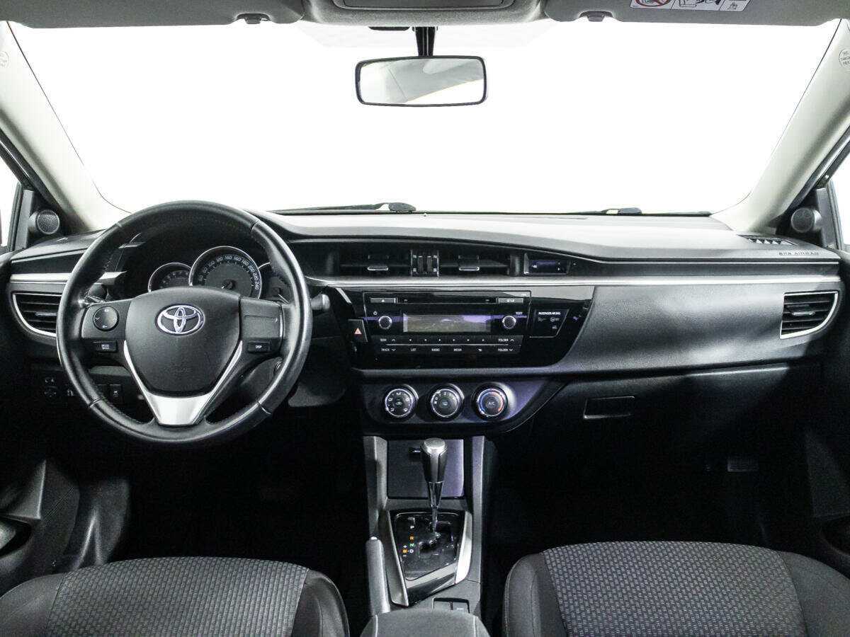 Toyota Corolla с пробегом — 2013 год. Фото: #12