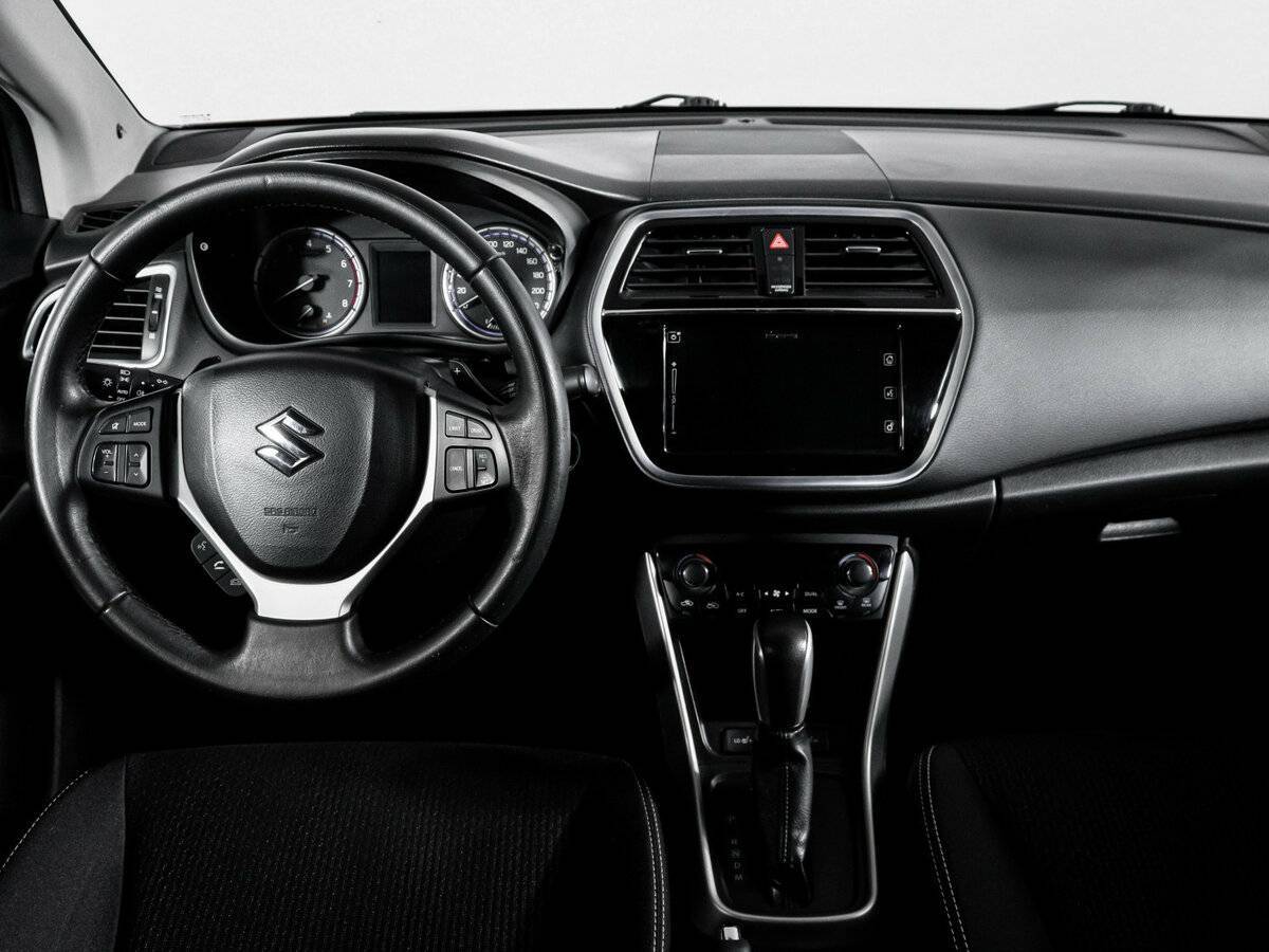 Suzuki SX4 с пробегом — 2016 год. Фото: #11