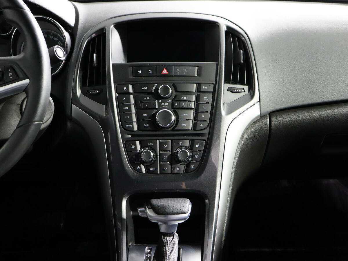 Opel Astra с пробегом — 2014 год. Фото: #10