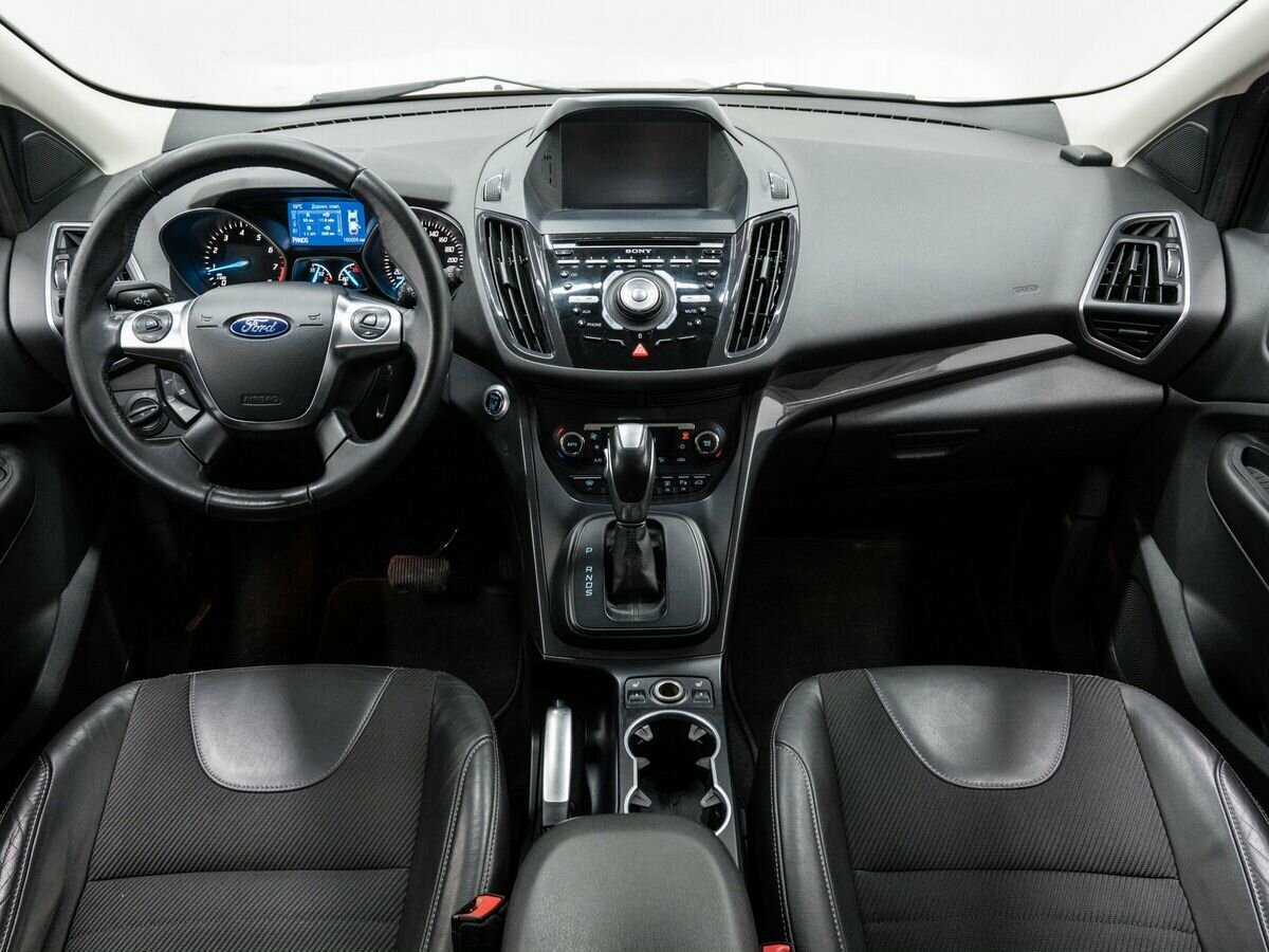 Ford Kuga с пробегом — 2015 год. Фото: #10