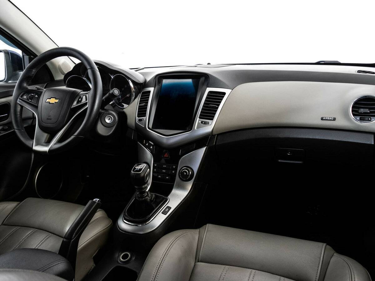 Chevrolet Cruze с пробегом — 2012 год. Фото: #6