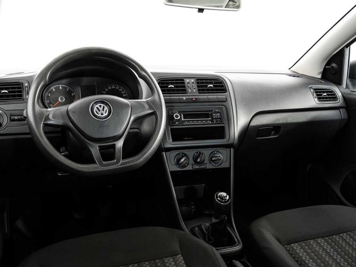 Volkswagen Polo с пробегом — 2017 год. Фото: #8