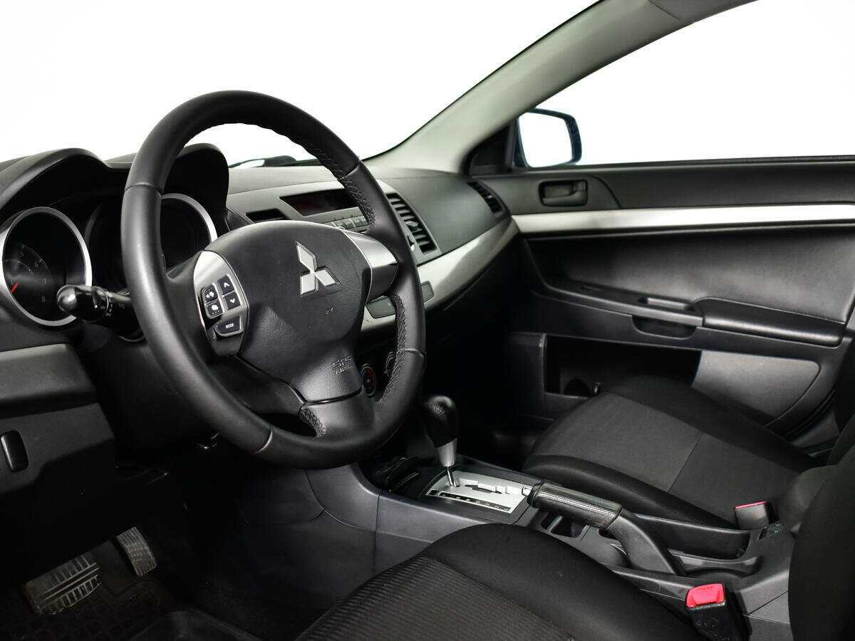 Mitsubishi Lancer с пробегом — 2012 год. Фото: #12