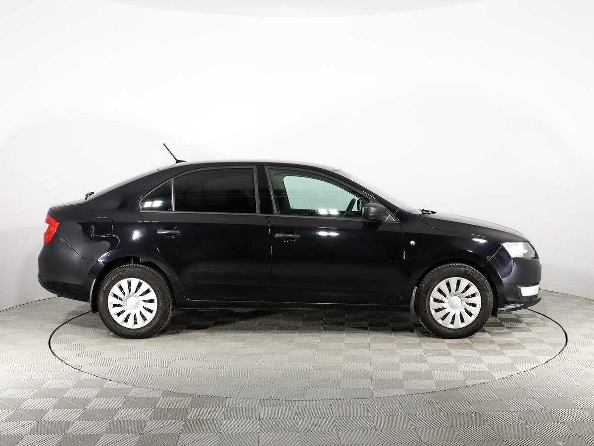 Skoda Rapid с пробегом — 2017 год. Фото: #4