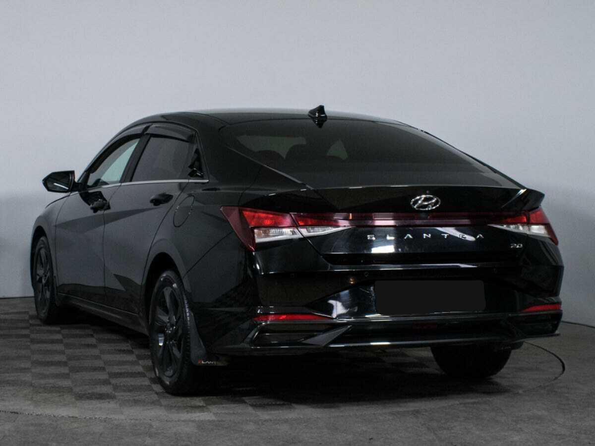Hyundai Elantra с пробегом — 2020 год. Фото: #6