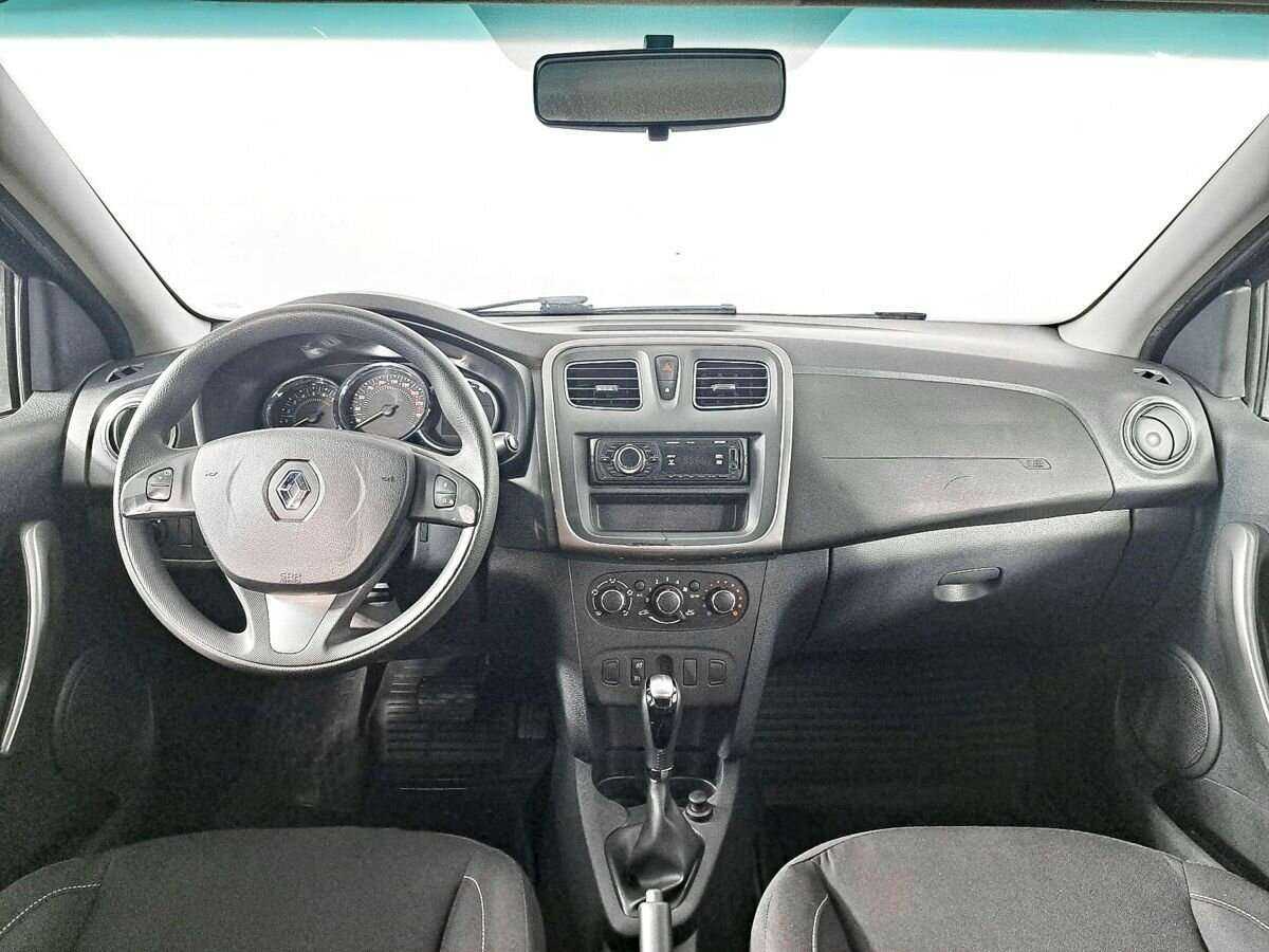 Renault Sandero с пробегом — 2016 год. Фото: #10