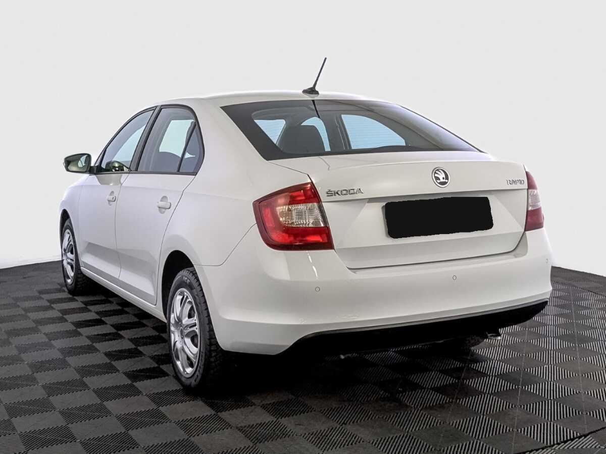 Skoda Rapid с пробегом — 2019 год. Фото: #6