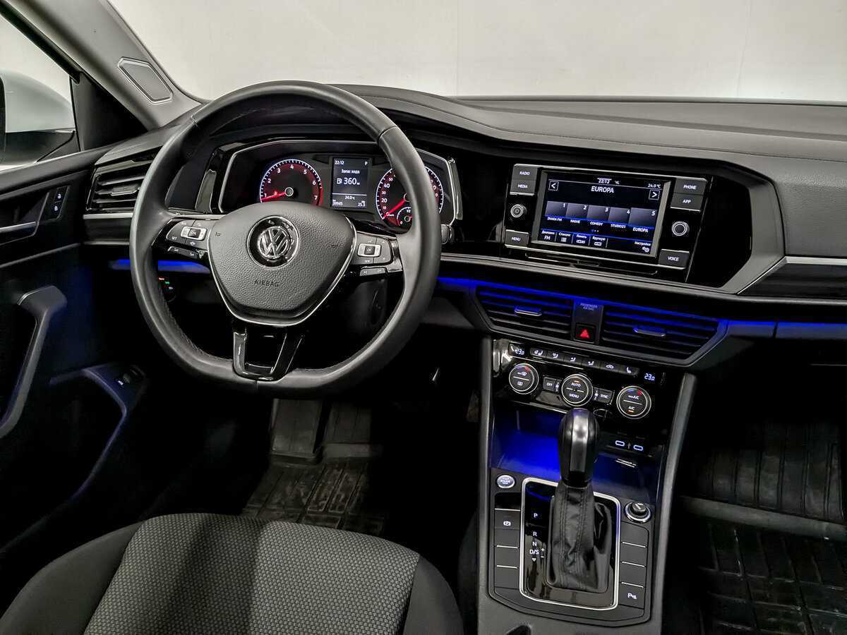 Volkswagen Jetta с пробегом — 2020 год. Фото: #28