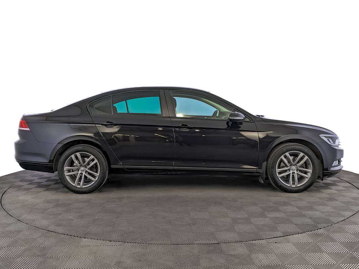 Volkswagen Passat с пробегом — 2016 год. Фото: #3