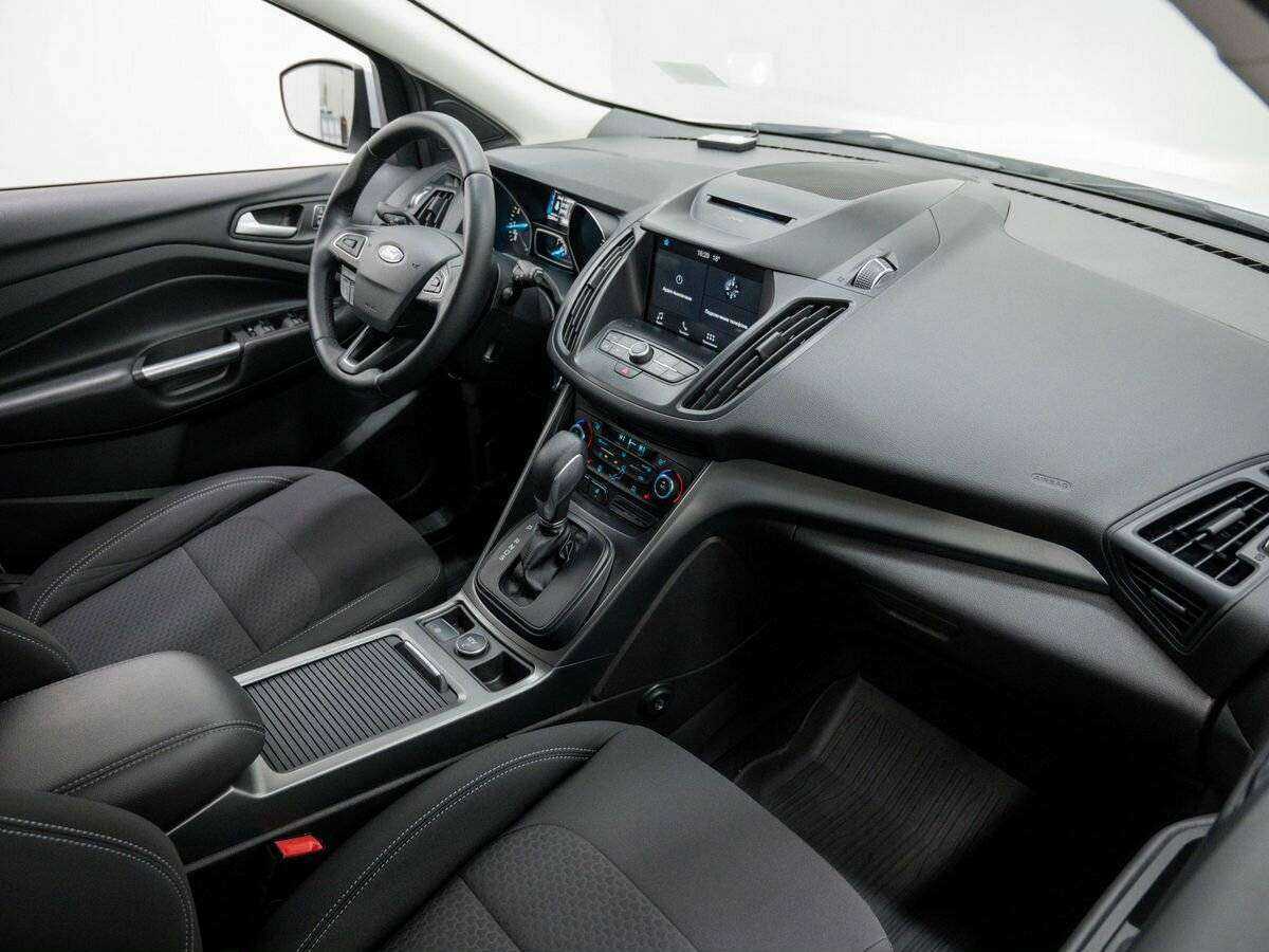 Ford Kuga с пробегом — 2017 год. Фото: #7