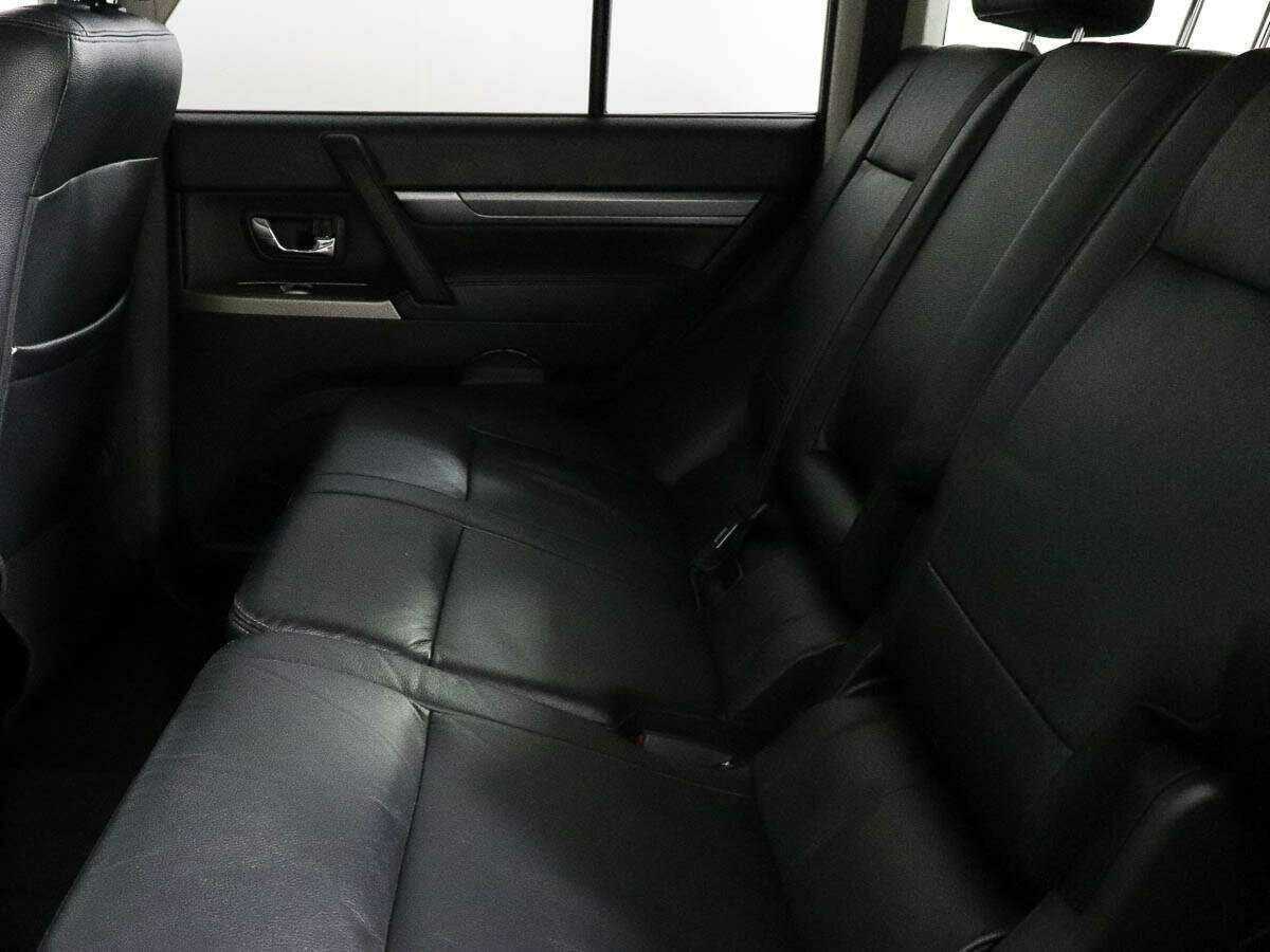 Mitsubishi Pajero с пробегом — 2017 год. Фото: #6