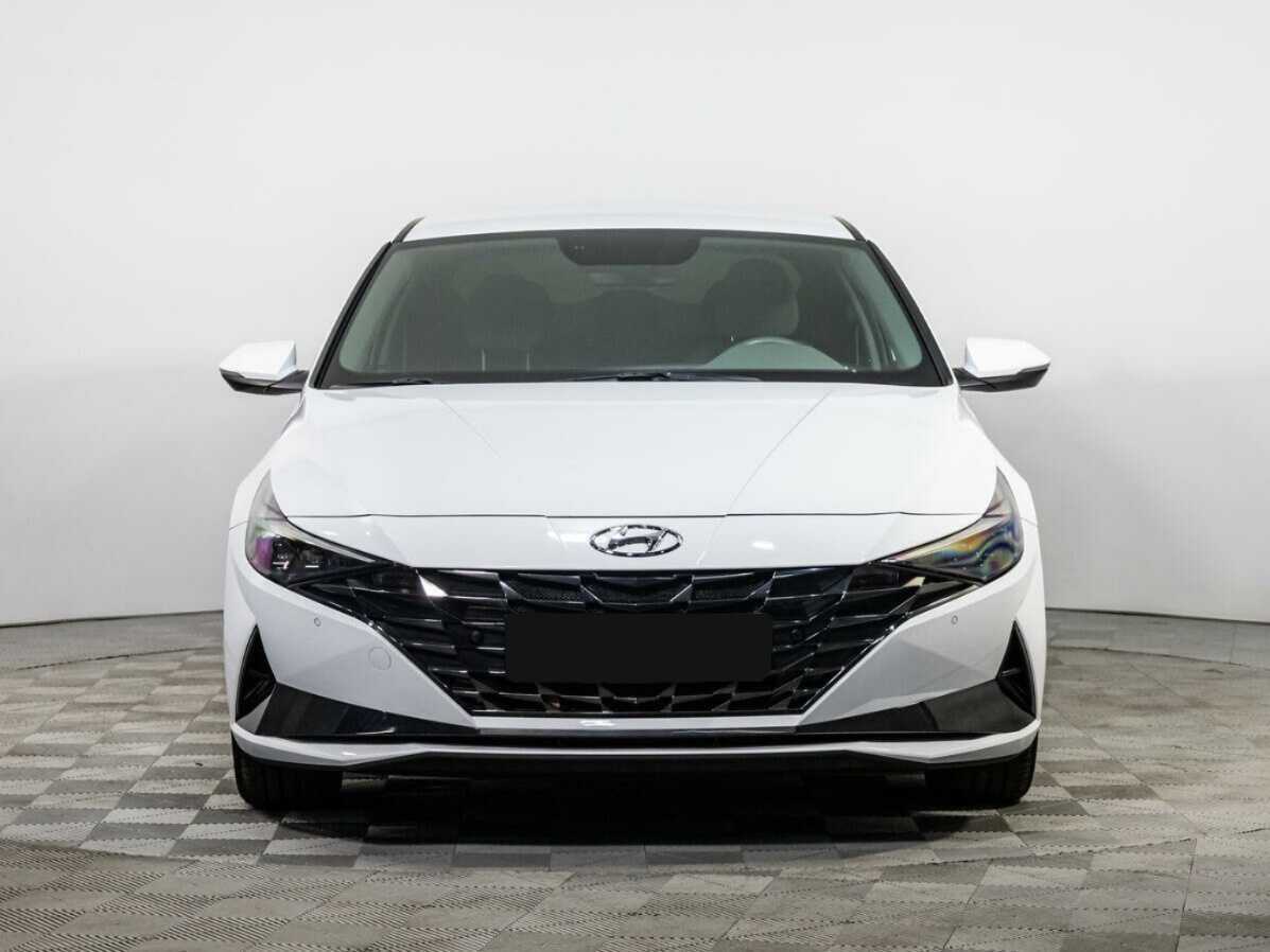 Hyundai Elantra с пробегом — 2021 год. Посмотреть фото