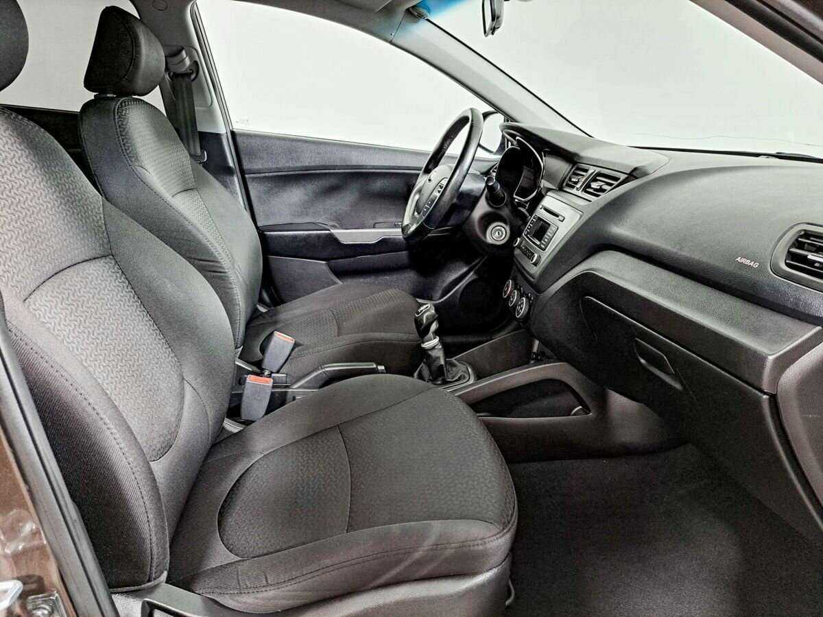 Kia Rio с пробегом — 2016 год. Фото: #8