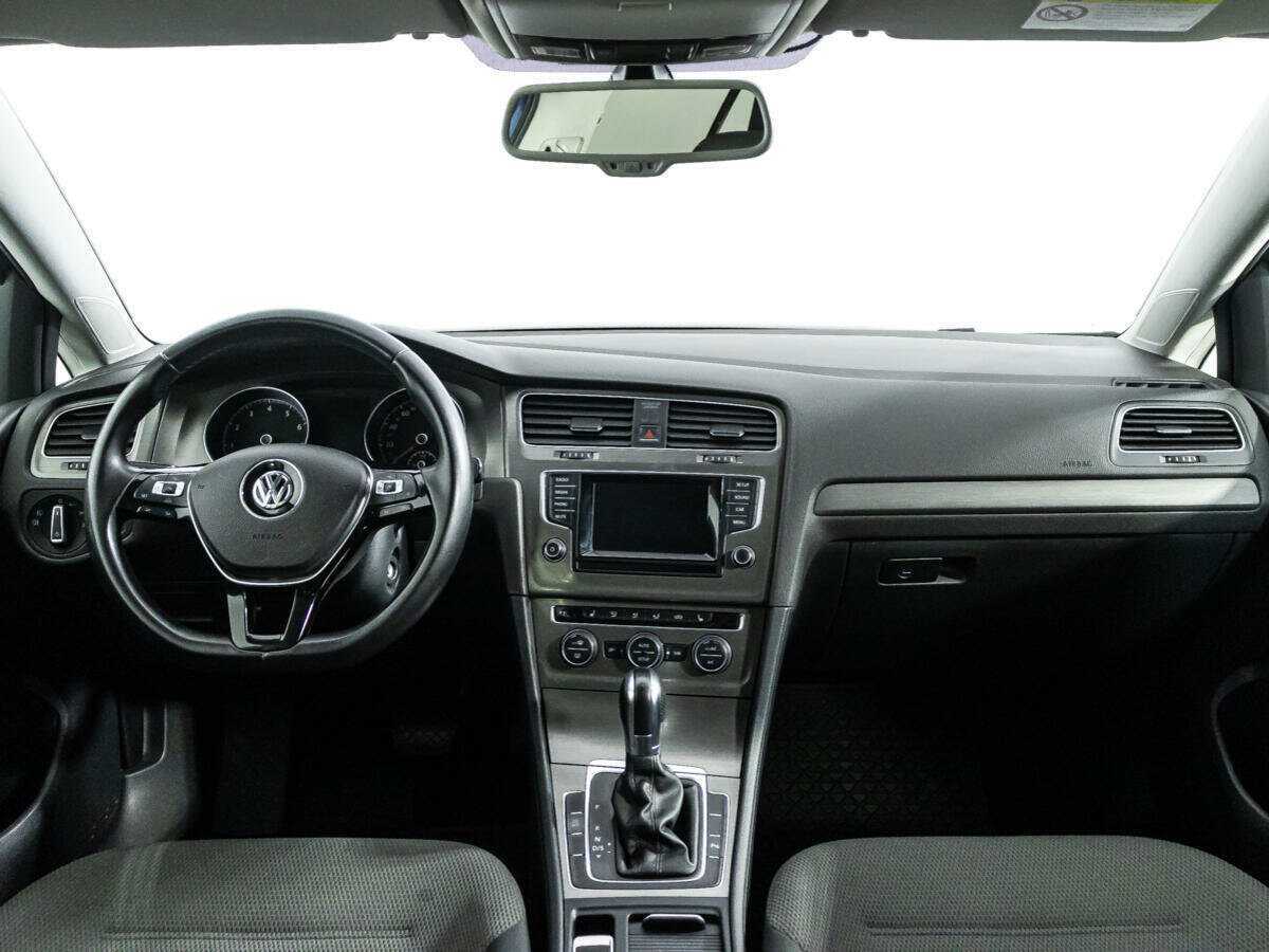 Volkswagen Golf с пробегом — 2012 год. Фото: #12