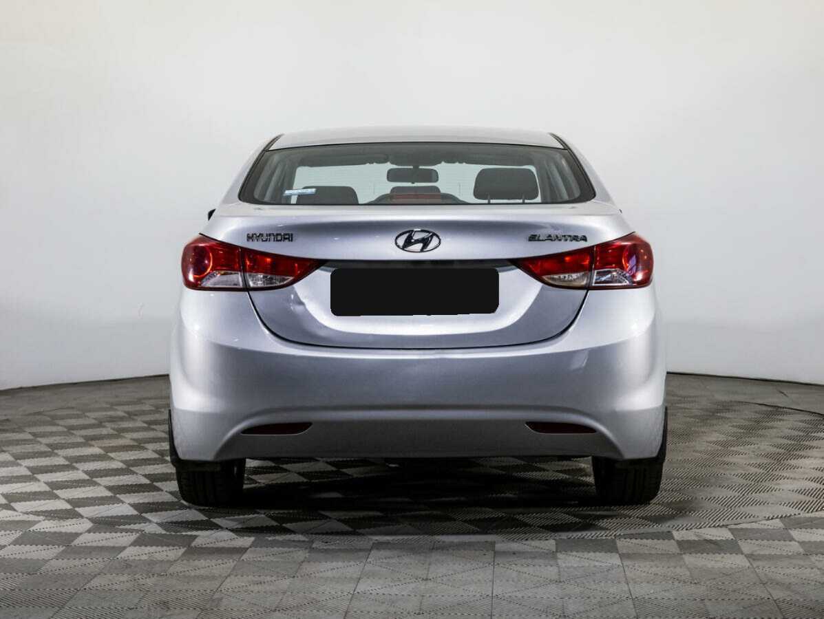 Hyundai Elantra с пробегом — 2013 год. Фото: #5